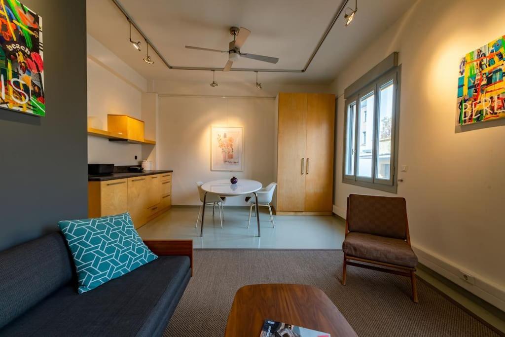 Artistic Spacious Next To Metro Monastiraki Apartamento *